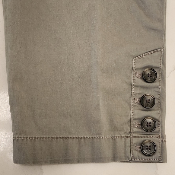 ANN TAYLOR 8 Petite - Grey Capri Pants - Picture 5 of 10